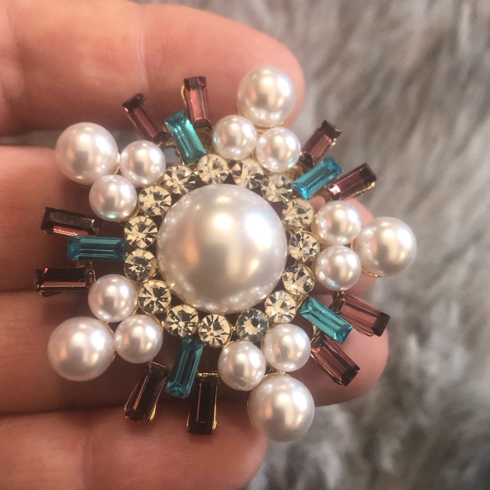 Vintage style pearl baguette glass stone cluster scarf clothing clip brooch